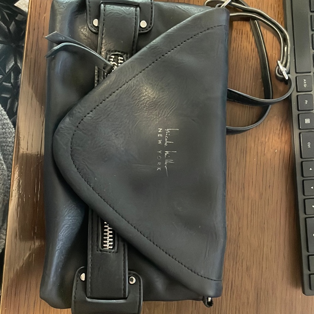 EUC Nicole Miller crossbody purse